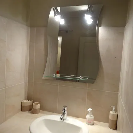 With Large Terrace, Ground Floor 아파트 *
